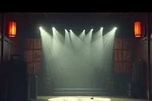 幕后《片场二十四小时》封面：夜戏布光架与反光板